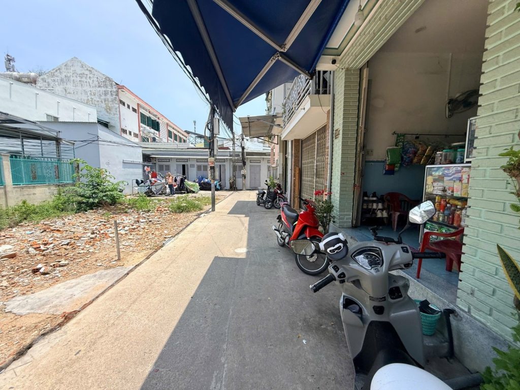 Đất bán sát mặt tiền đường 2 Tháng 4 Nha Trang 72m², sổ hết lộ giới, giá 2 tỷ 950 - ảnh 1