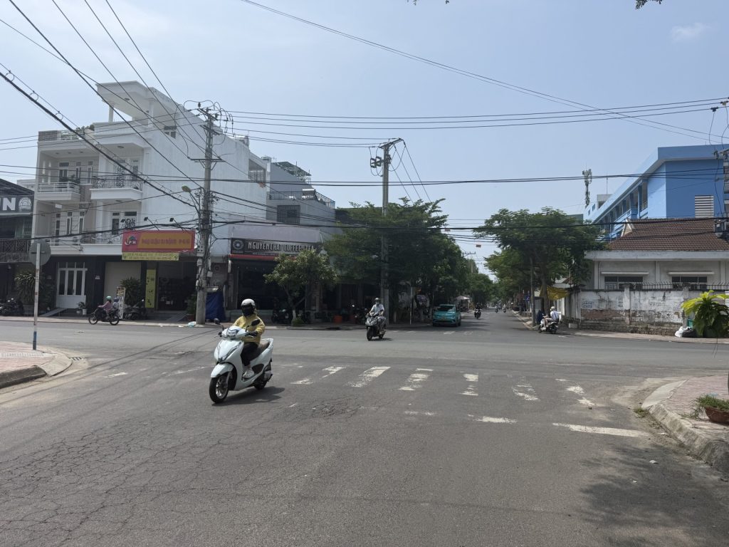 Nhà bán mặt tiền đường Lê Nghị Nha Trang 40m², ngang 6m, 4 phòng ngủ - ảnh 1