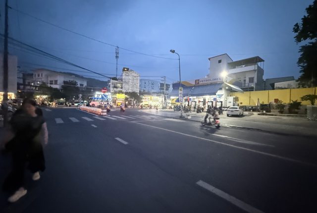 Nhà bán mặt tiền Tôn Thất Tùng Nha Trang 162m², ngang 9,6m, cách biển 400m