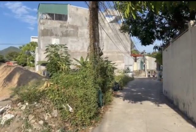 Đất bán đại lộ Nguyễn Tất Thành Nha Trang 570m², hai mặt tiền, chia được 4 lô