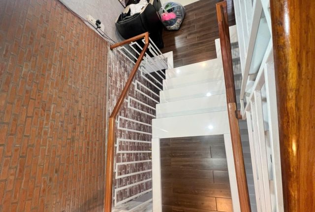 Nhà bán đường số 2 Tây Nha Trang 68m², 3 lầu 4 phòng ngủ, gần Lê Hồng Phong