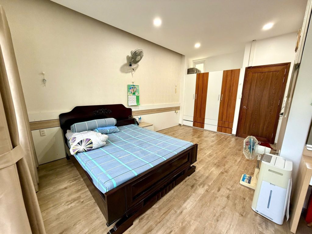 Nhà bán khu đô thị Lê Hồng Phong 1 Nha Trang 100m², 3 tầng 4 phòng ngủ - ảnh 3
