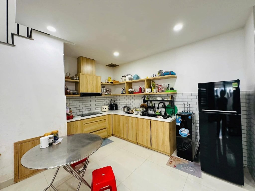 Nhà bán đường Xóm Chiếu Vĩnh Điềm Trung Nha Trang 94m², mới xây, để lại nội thất - ảnh 1