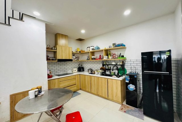 Nhà bán đường Xóm Chiếu Vĩnh Điềm Trung Nha Trang 94m², mới xây, để lại nội thất