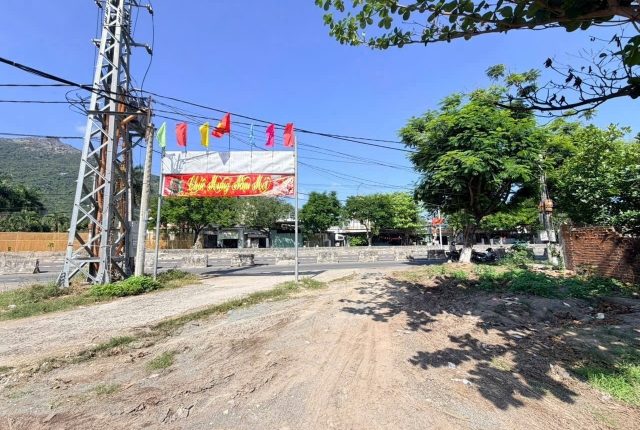 Đất bán khu Nguyễn Tất Thành Nha Trang 128,2m², ngang 6m, đất vuông vức