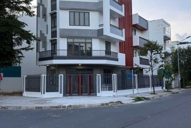 Nhà bán khu đô thị An Bình Tân Nha Trang 160m², 4 tầng có thang máy, lô góc