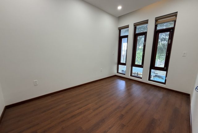 Nhà bán Tôn Thất Tùng Vĩnh Phước Nha Trang 287,5m², kèm dãy trọ, thu 40 triệu