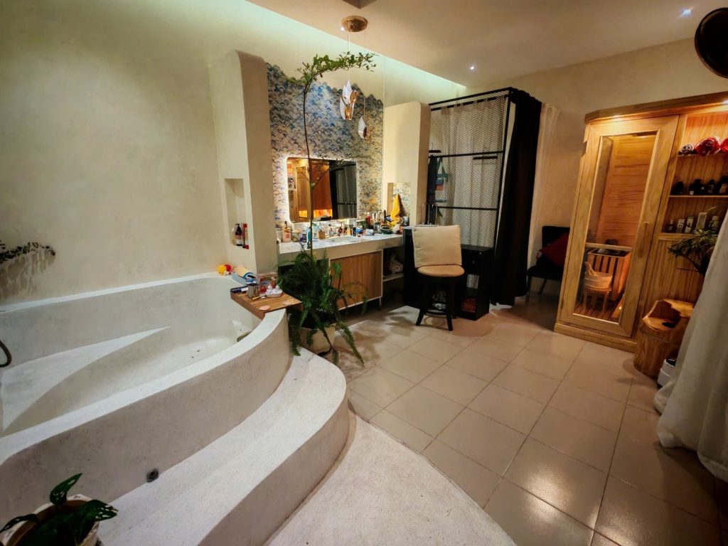 Nhà bán đường 2 Tháng 4 Vĩnh Hải Nha Trang 83m², homestay 3 tầng, thu 20 triệu - ảnh 1