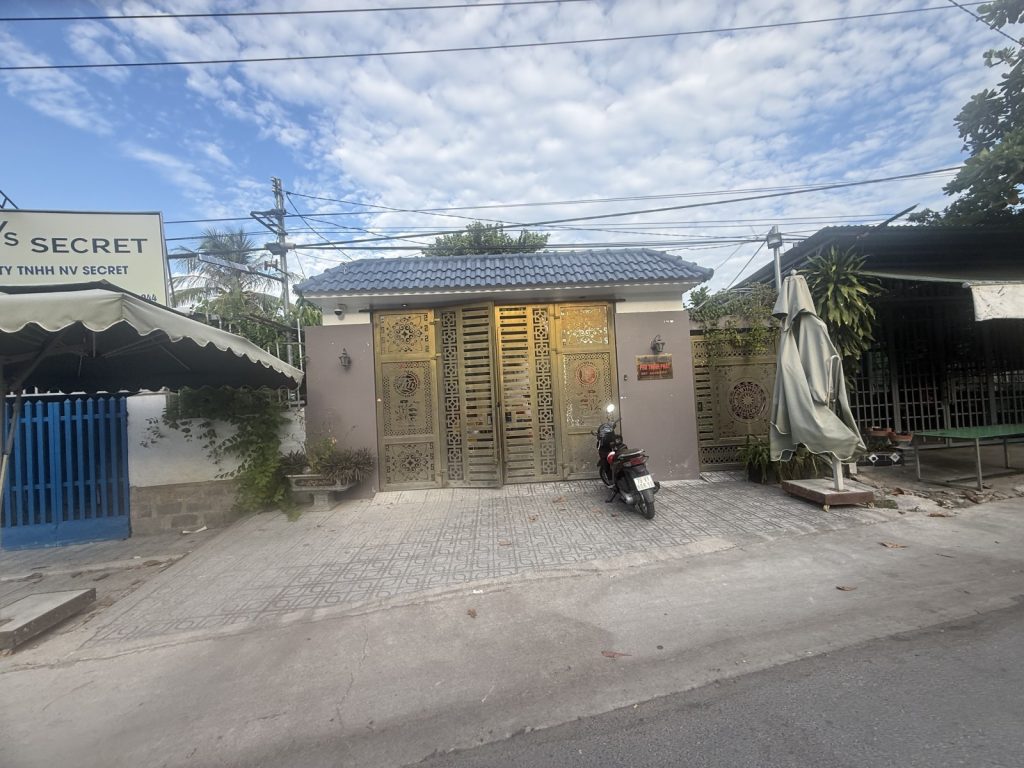Nhà bán đường Bình Hòa Nam Nha Trang 328m², villa 2 tầng, cách biển 9km - ảnh 1