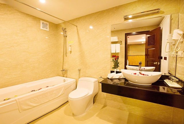 Khách sạn 20 tầng mặt tiền Trần Quang Khải, phố Tây Nha Trang 226m², 78 phòng