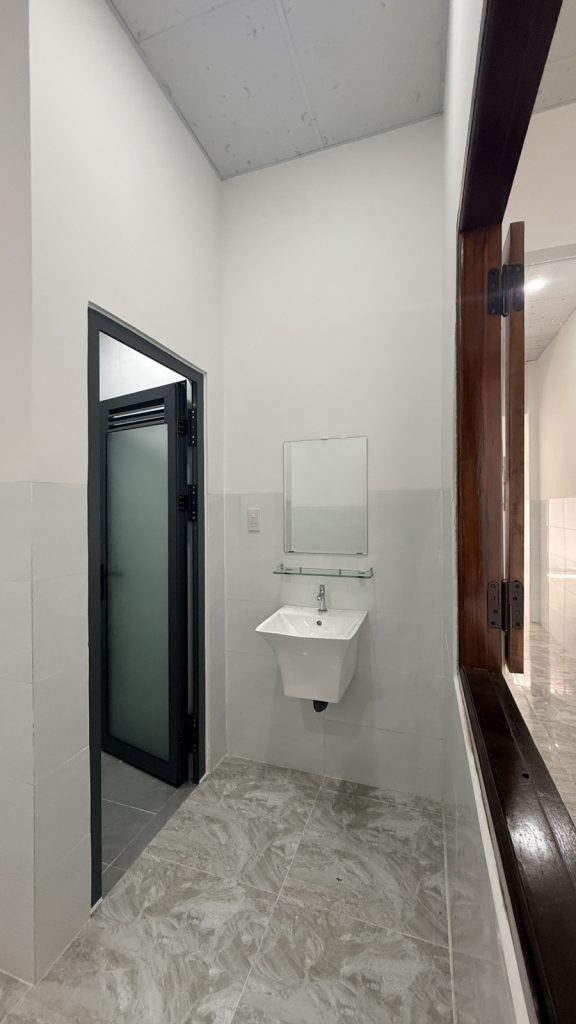 Nhà cấp 4 tổ 12 Hòa Trung, Bắc Nha Trang 97,9m² ngang 5m, đường xe hơi 8m - ảnh 1
