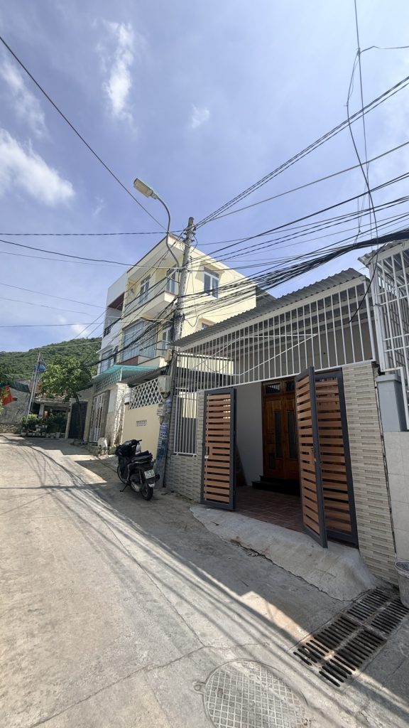 Nhà cấp 4 tổ 12 Hòa Trung, Bắc Nha Trang 97,9m² ngang 5m, đường xe hơi 8m - ảnh 2