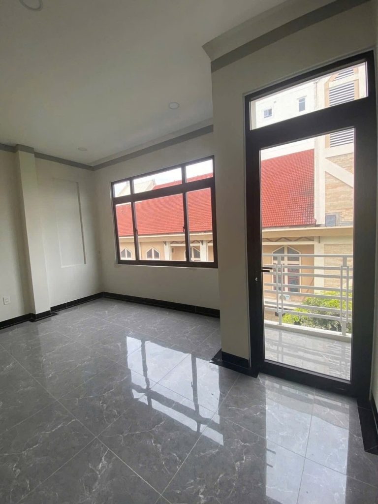 Nhà 4 tầng mặt tiền đường Lê Lai, trung tâm Nha Trang 42,2m² - ảnh 1