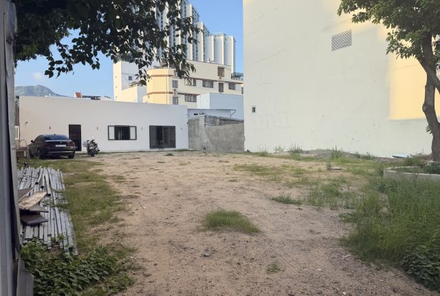 Đất mặt tiền đường Bắc Sơn, Bắc Nha Trang 660m² ngang 15m, cách biển Hòn Chồng 100m
