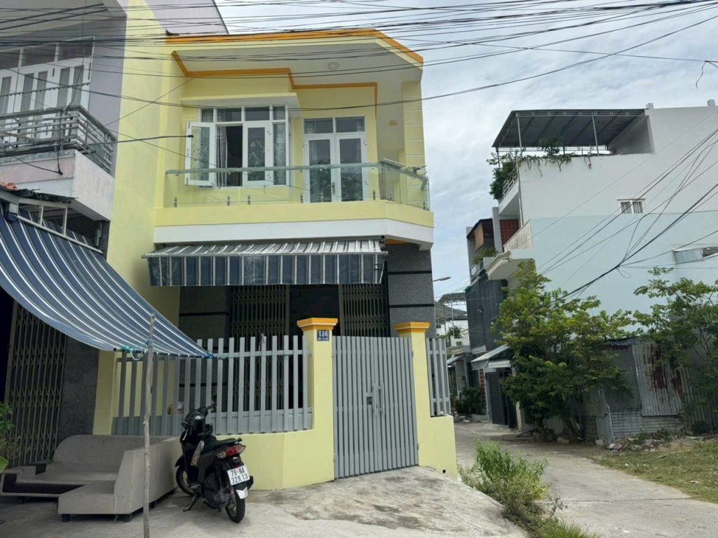 Nhà 2 tầng lô góc đường Ngô Văn Sở, Hòn Xện, Bắc Nha Trang 76,2m², cách biển 300m - ảnh 2