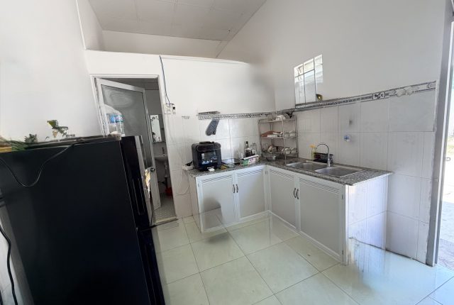 Nhà cấp 4 Hòn Rớ II, Phước Đồng, Nha Trang 75m², 2 mặt tiền, sau nhà là công viên