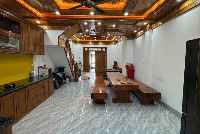 Nhà mới đường Lữ Giang, Phước Đồng, Nha Trang 96,6m², đường 11m có sân ô tô