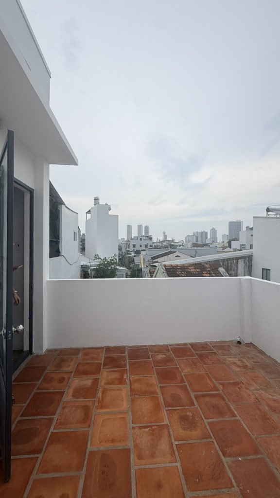 Nhà 3 tầng góc 2 mặt tiền đường Quốc Tuấn, Nha Trang 28m², cách Lê Hồng Phong 200m - ảnh 3