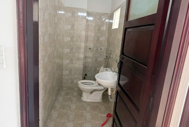 Nhà 4 tầng đường Cù Lao Trung, Bắc Nha Trang 71,8m², sân thượng view biển