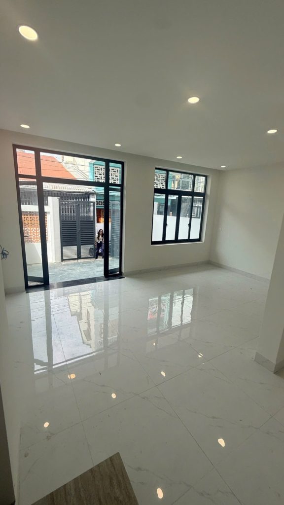 Nhà 4 tầng đường Cù Lao Trung, Bắc Nha Trang 72,5m² ngang 6,4m, đang cho thuê - ảnh 2