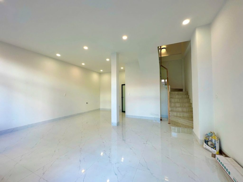 Nhà 4 tầng đường Cù Lao Trung, Bắc Nha Trang 72,5m² ngang 6,4m, đang cho thuê - ảnh 3