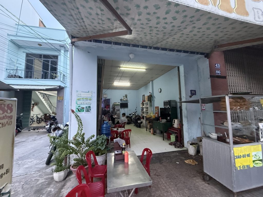 Nhà cấp 4 lô góc 2 mặt tiền đường Mai Xuân Thưởng, Nha Trang 57m², kinh doanh được - ảnh 1